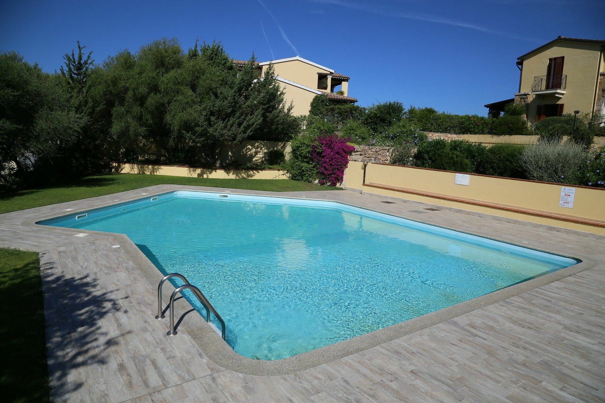 Delia Apartments San Teodoro  Exterior photo